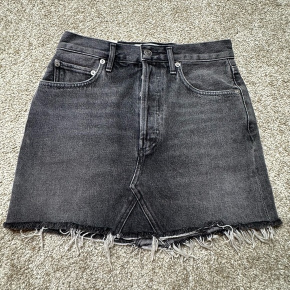 AGOLDE Quinn High Rise Mini Skirt in Jinx - Picture 2 of 4